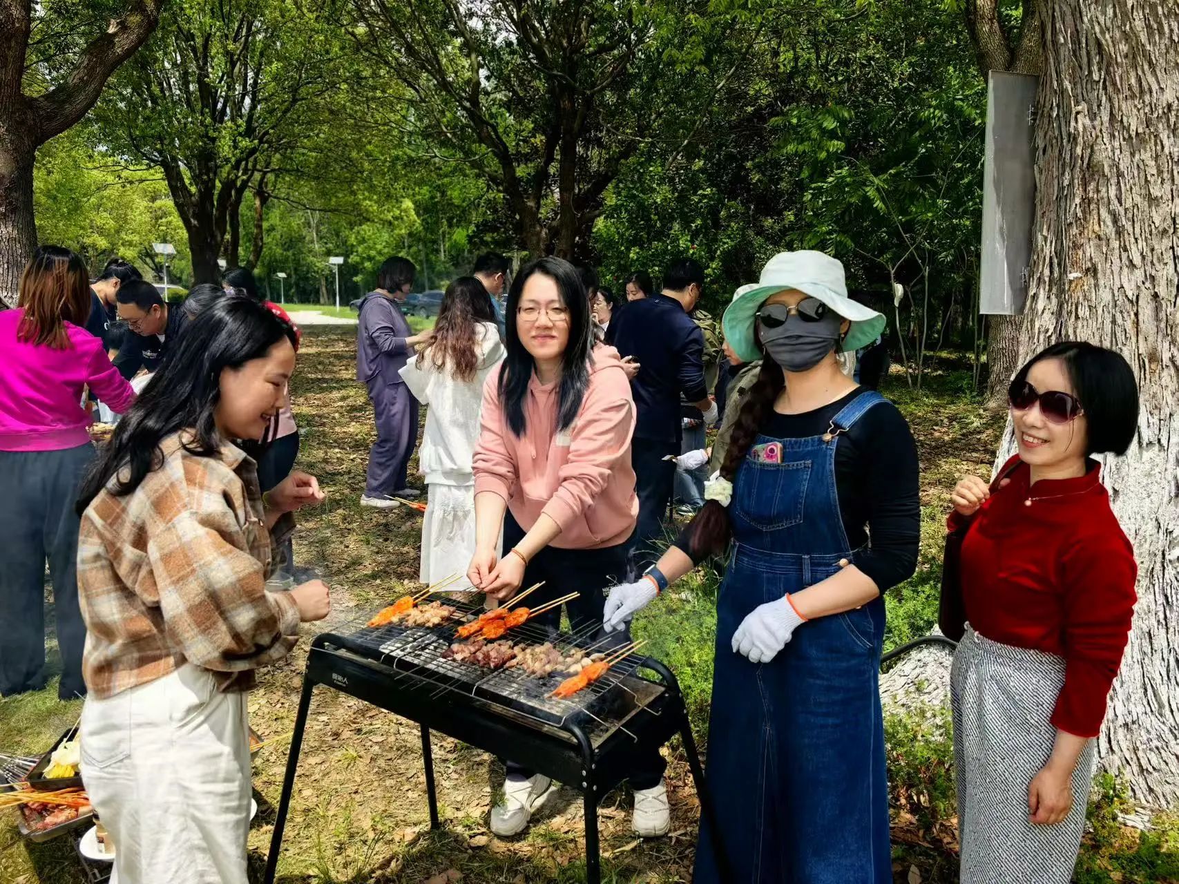 共赴春日之约 凝聚团队力量 | 上海电力医院工会开展春游活动