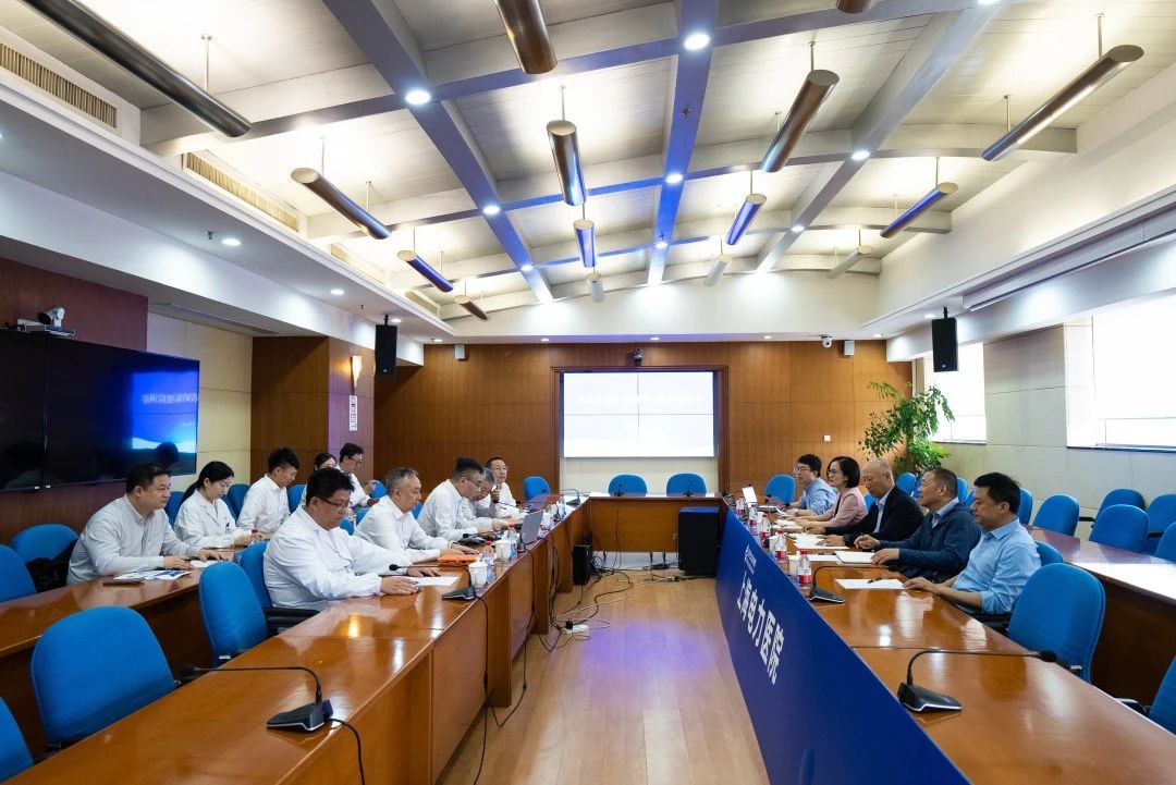 公司外部董事一行到上海电力医院调研